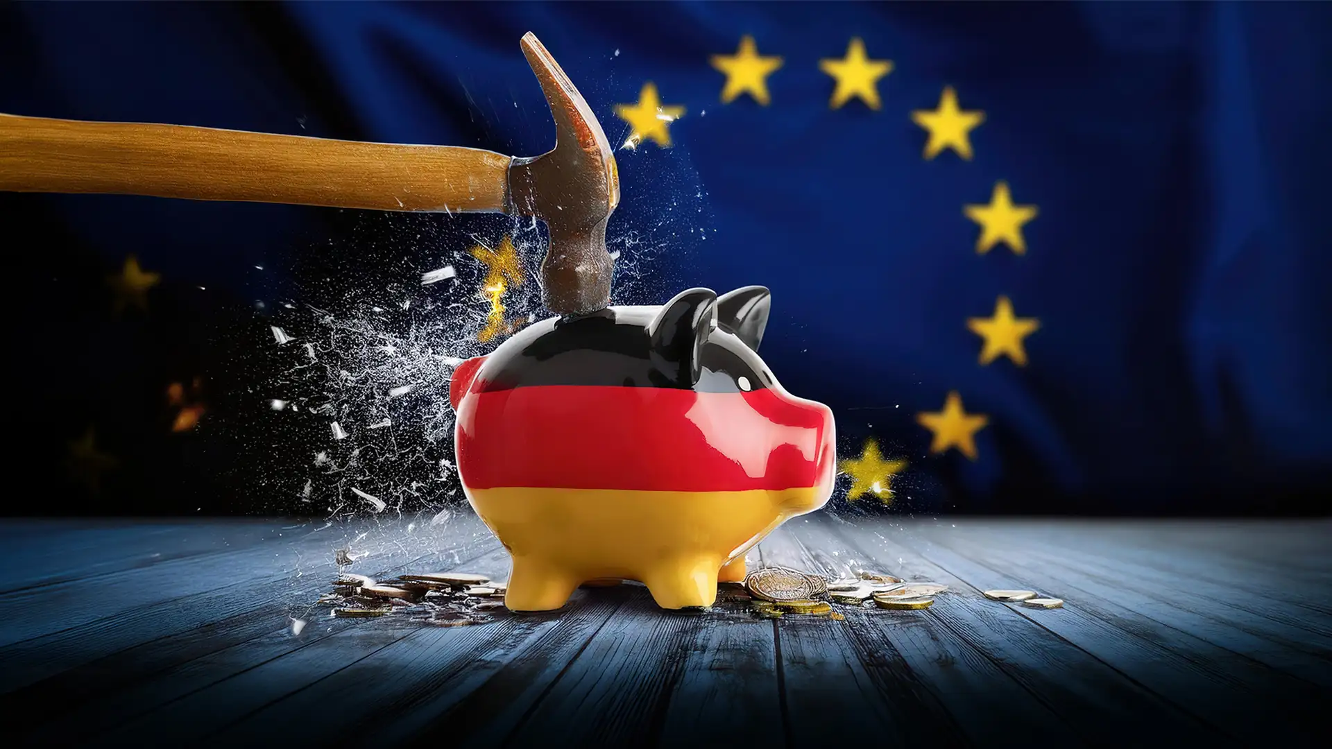 Hammer schlägt auf ein Sparschwein in Deutschlandfarben vor EU-Sternenhintergrund