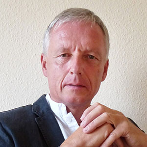 Dr. Gerd Reuther