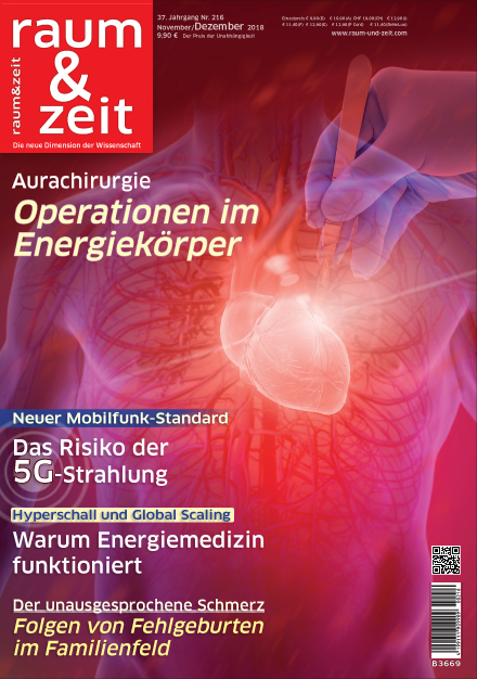 Hand mit Skalpell operiert an leuchtendem Herzen als Symbol für Aurachirurgie im Energiekörper